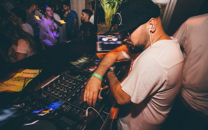 How Much Money Do DJs Make