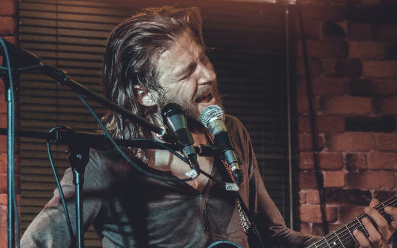 Male Singers With Long Hair