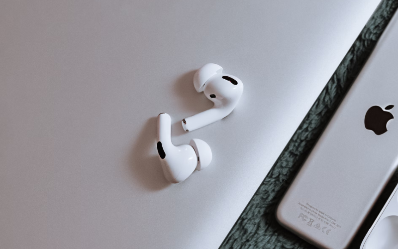 What Do The Lights on AirPods Mean